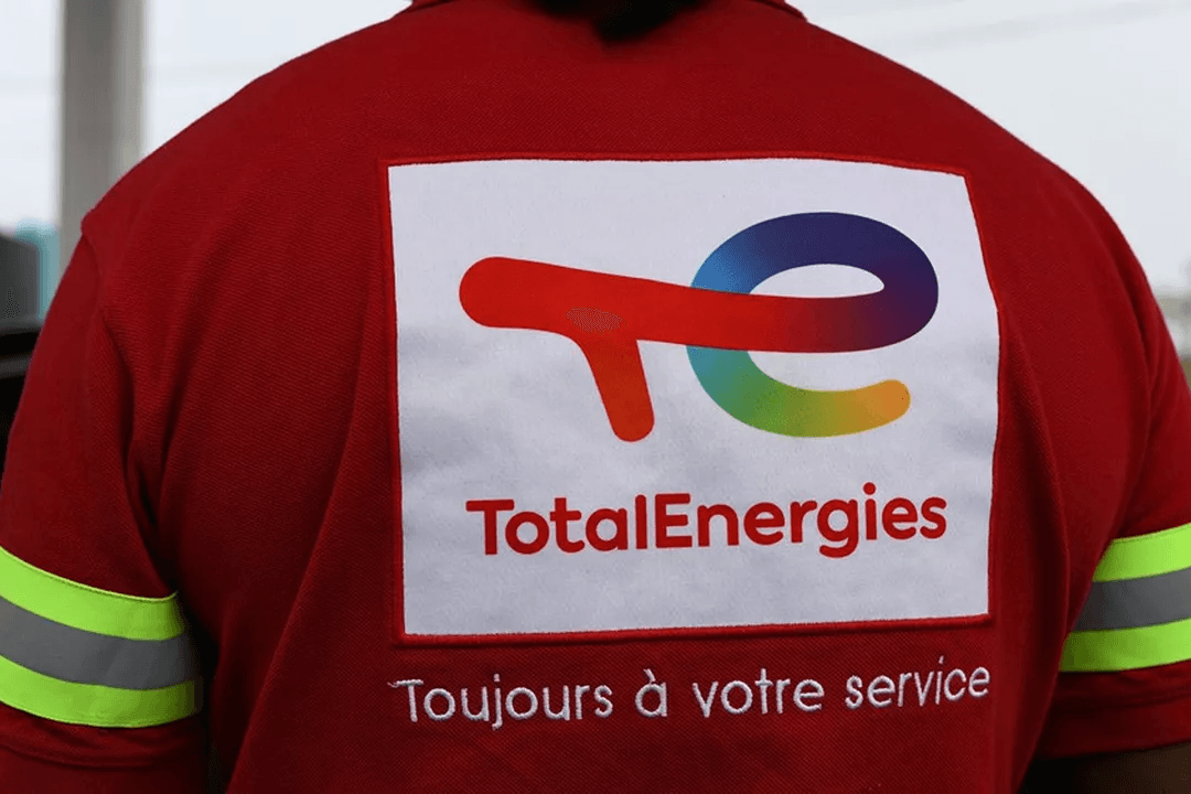 Back side of Total Energies T-shirt image